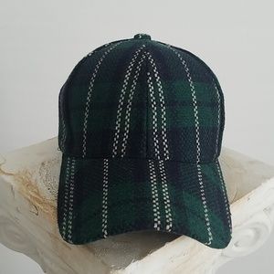 NWOT Clan Wallace Statement Cap